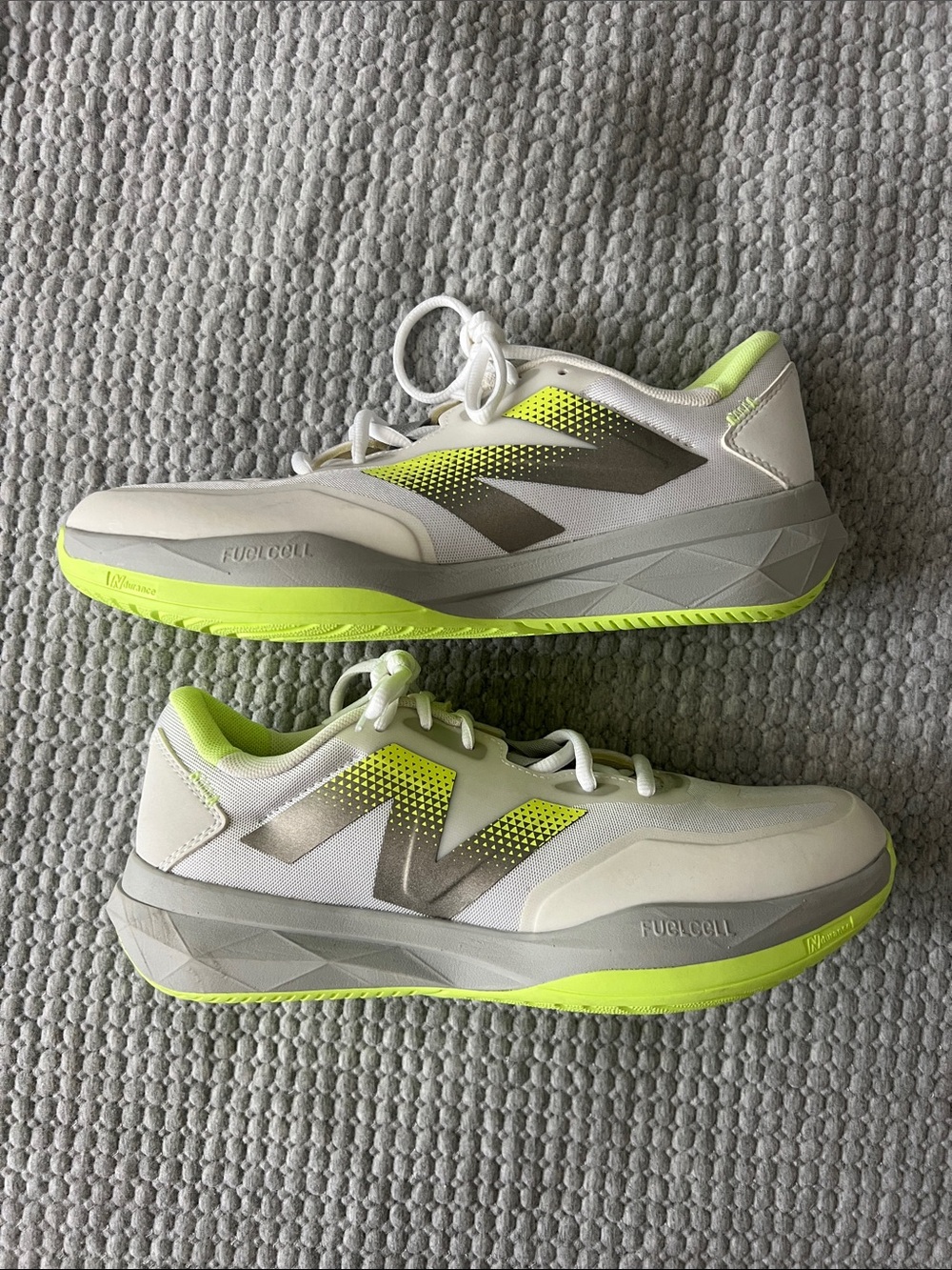 NWOT New Balance Women's White & Neon Lime FuelCell Trainer